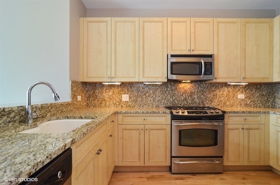 757 N Orleans Street Unit: 2110
