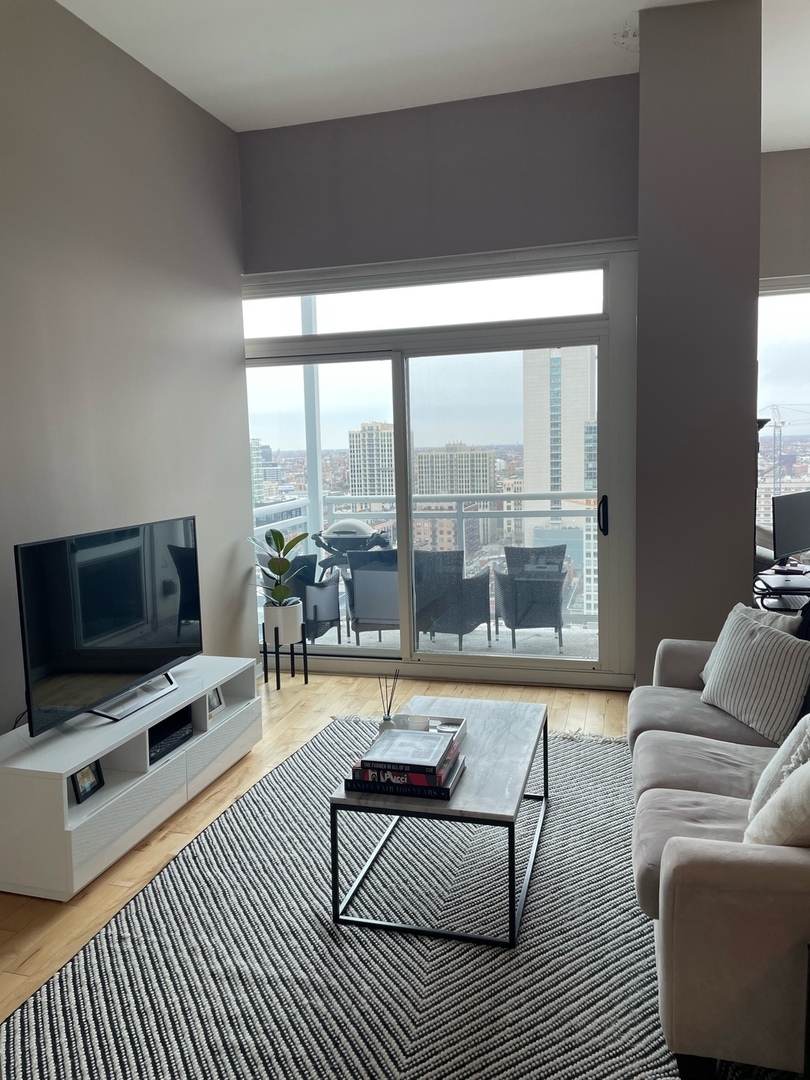 757 N Orleans Street Unit: 2110