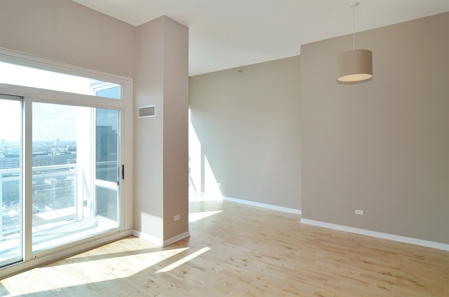 757 N Orleans Street Unit: 2110