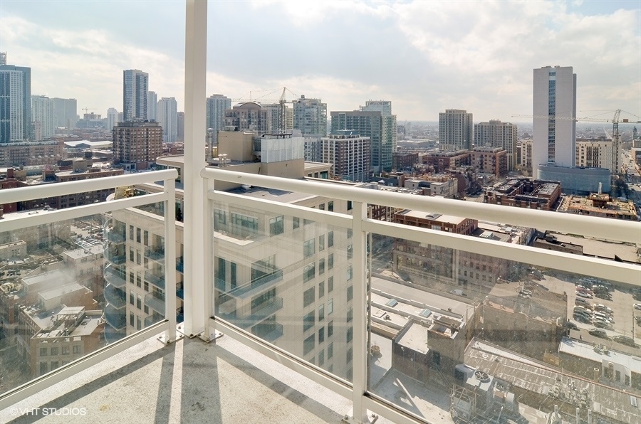 757 N Orleans Street Unit: 2110