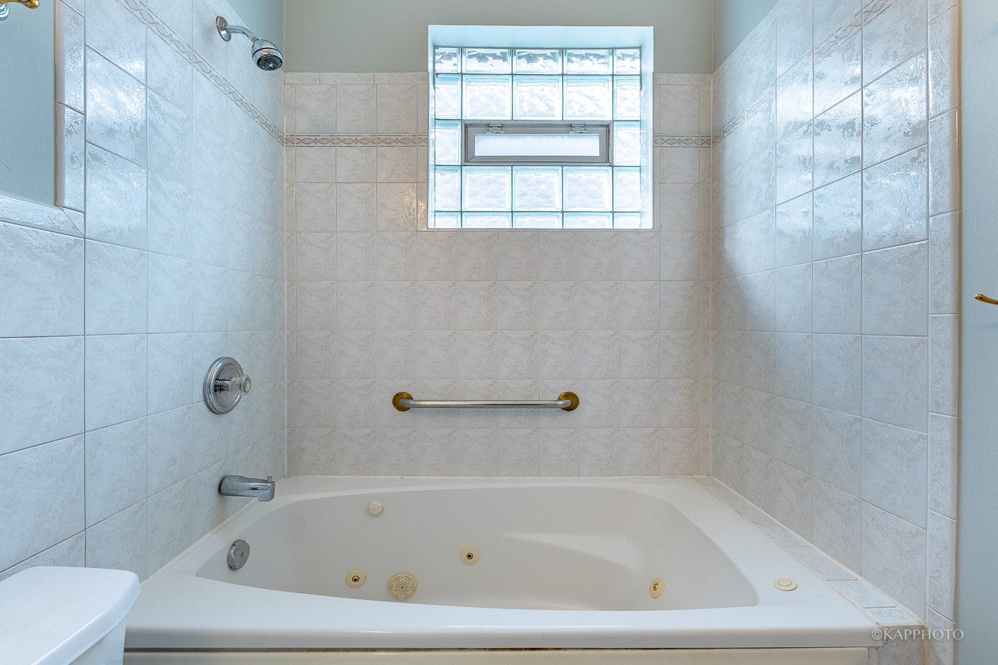 4507 S Lake Park Avenue Unit: 1N