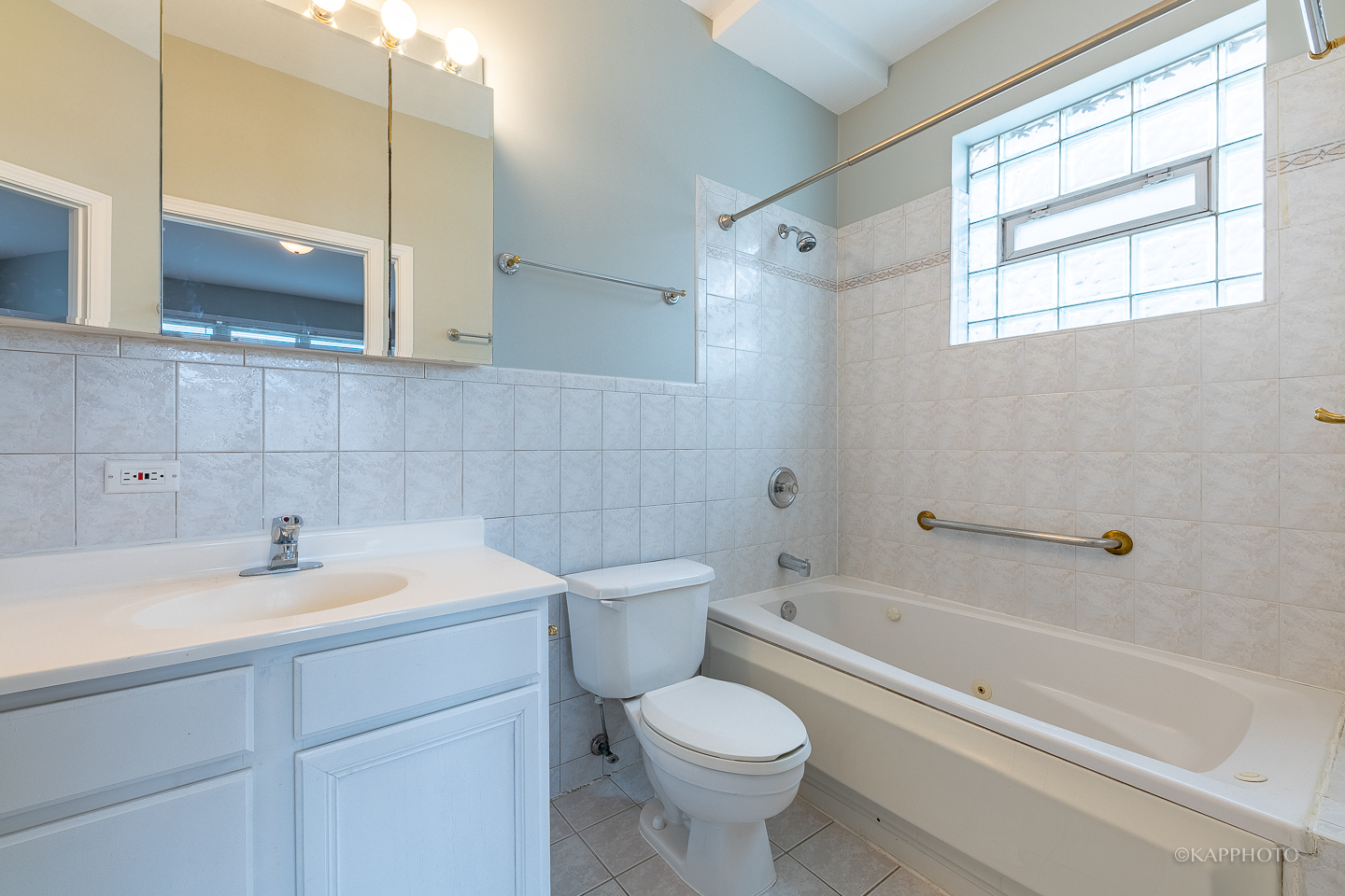 4507 S Lake Park Avenue Unit: 1N