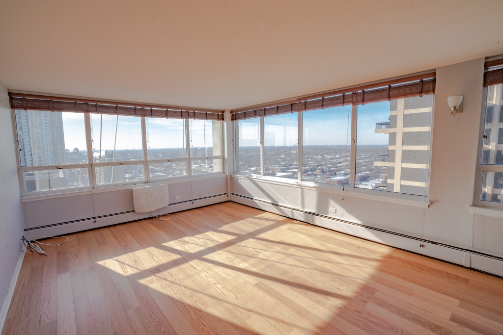 6171 N Sheridan Road Unit: 2702