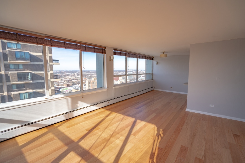 6171 N Sheridan Road Unit: 2702