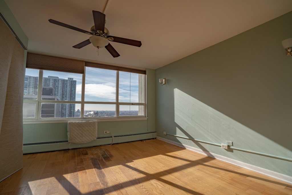 6171 N Sheridan Road Unit: 2702