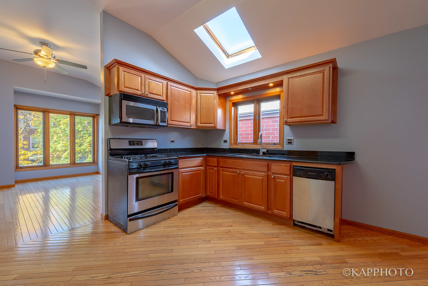 741 S Claremont Avenue Unit: 3