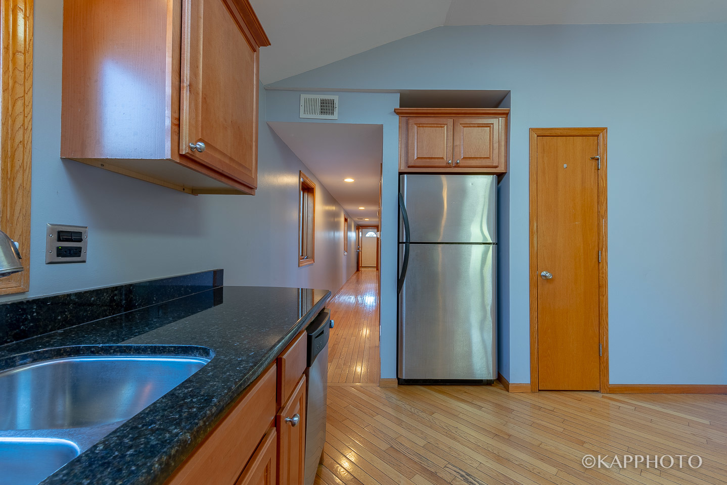 741 S Claremont Avenue Unit: 3