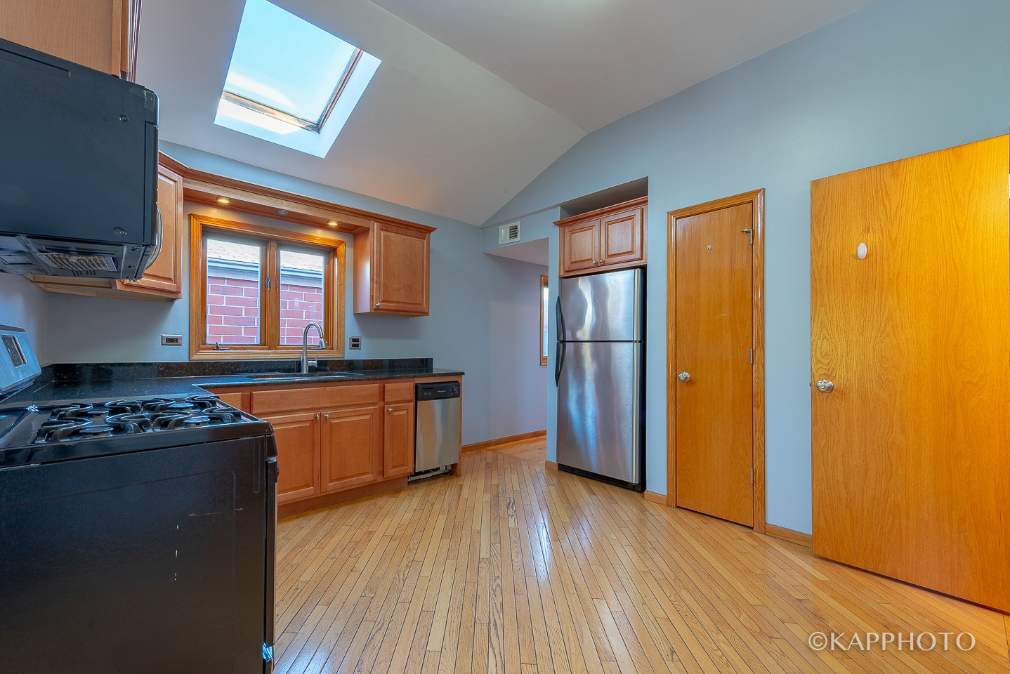 741 S Claremont Avenue Unit: 3