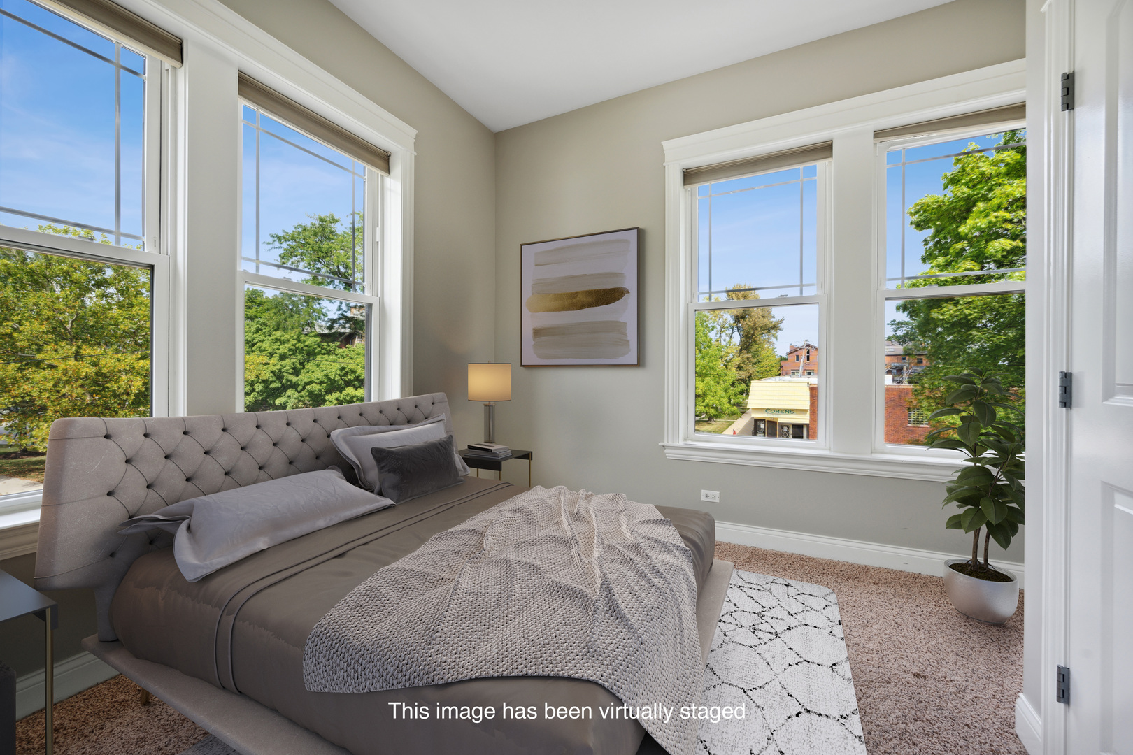 5962 N EAST CIRCLE Avenue Unit: 6