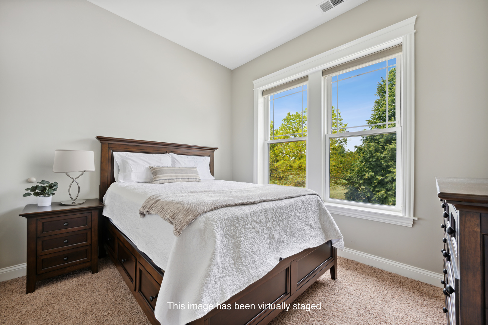 5962 N EAST CIRCLE Avenue Unit: 6