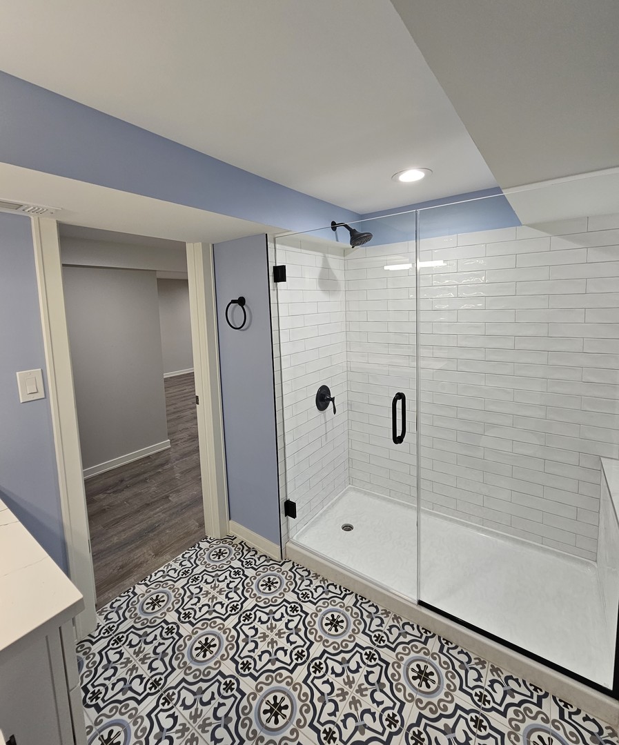 5329 S Narragansett Avenue