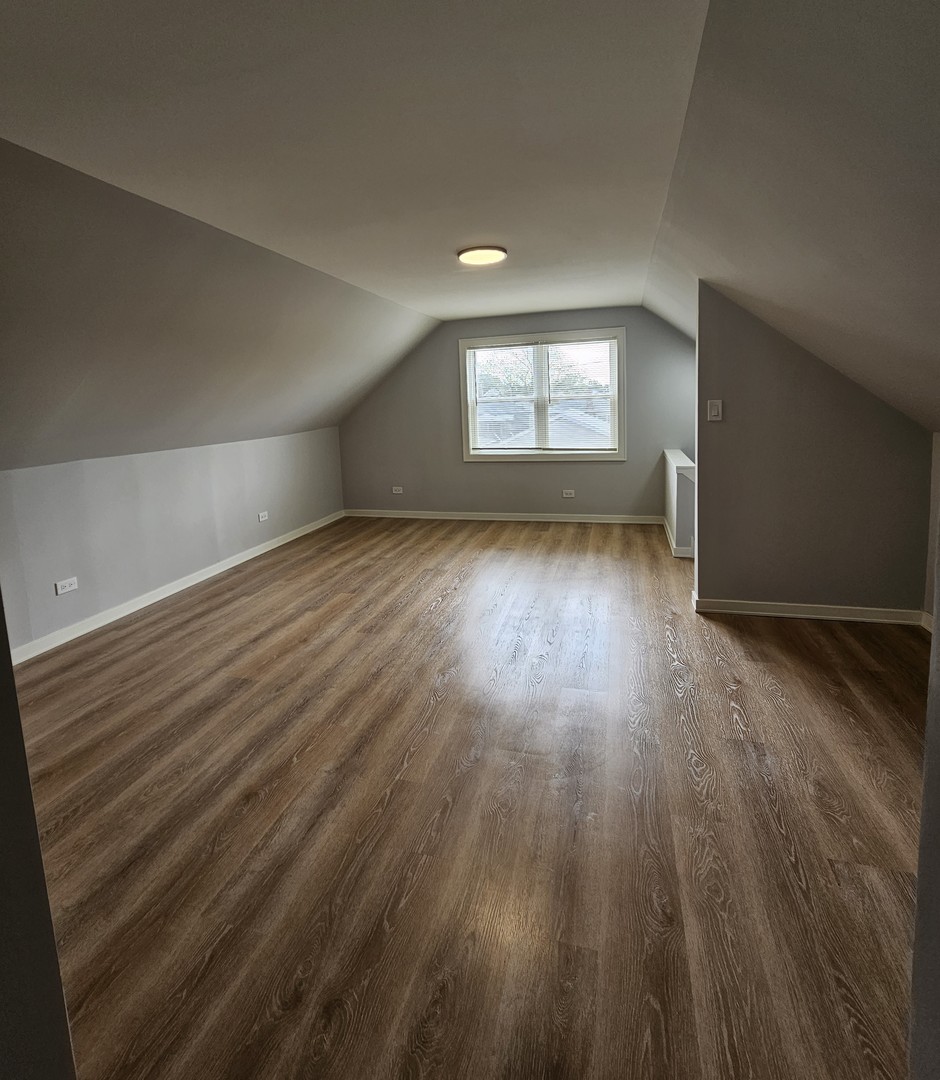 5329 S Narragansett Avenue