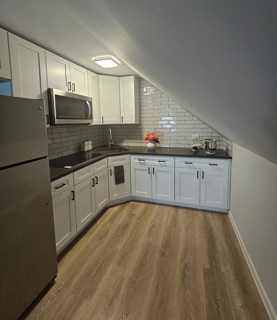 5329 S Narragansett Avenue