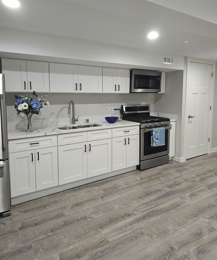 5329 S Narragansett Avenue