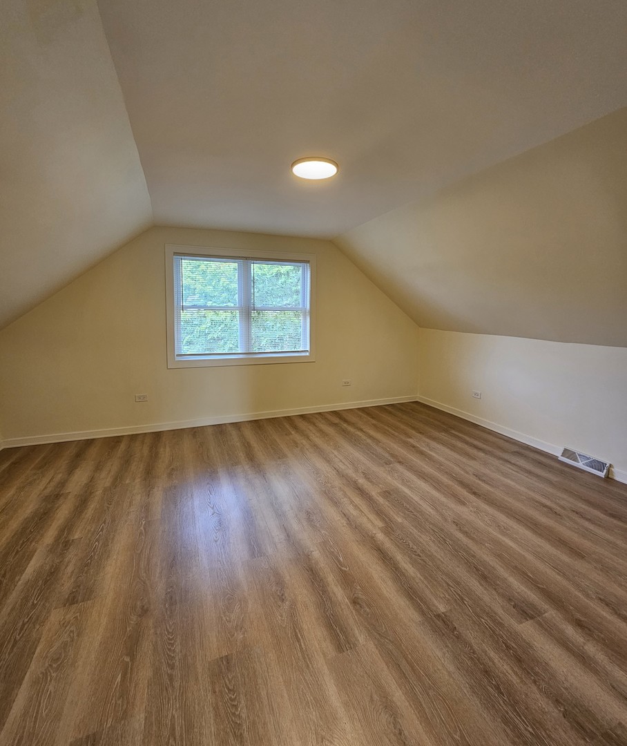 5329 S Narragansett Avenue