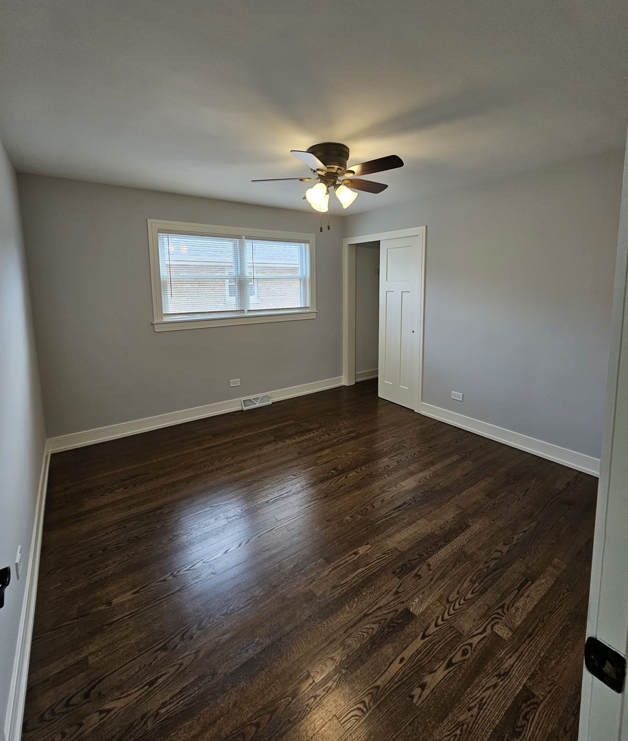 5329 S Narragansett Avenue