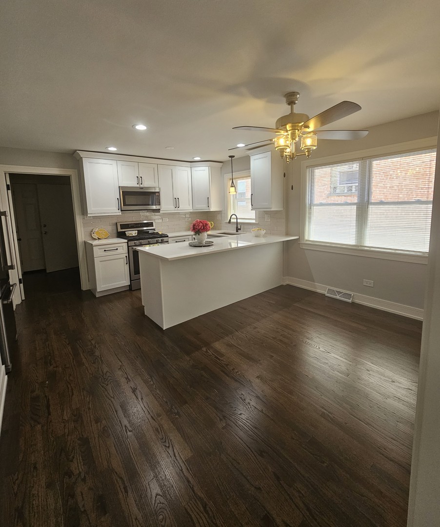 5329 S Narragansett Avenue