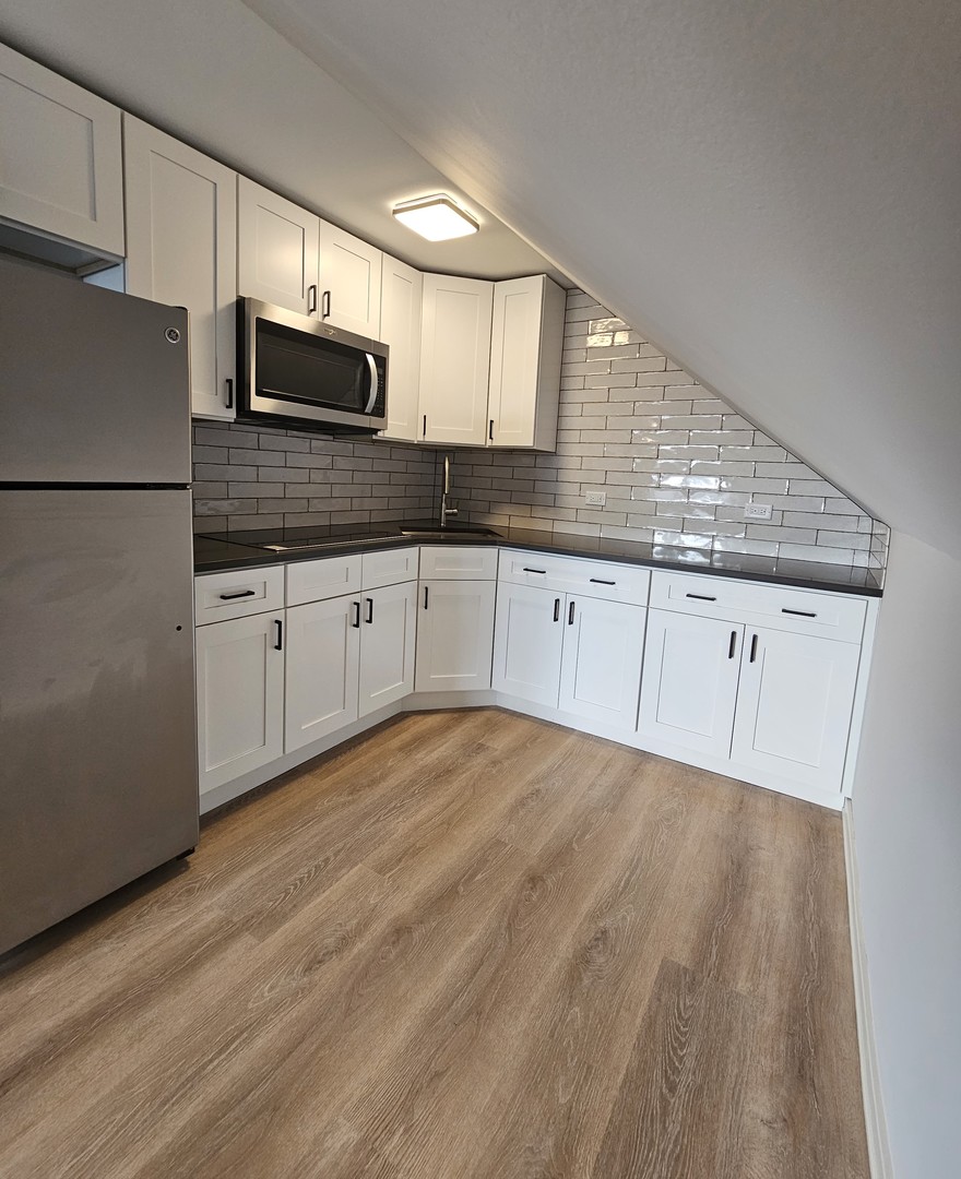 5329 S Narragansett Avenue