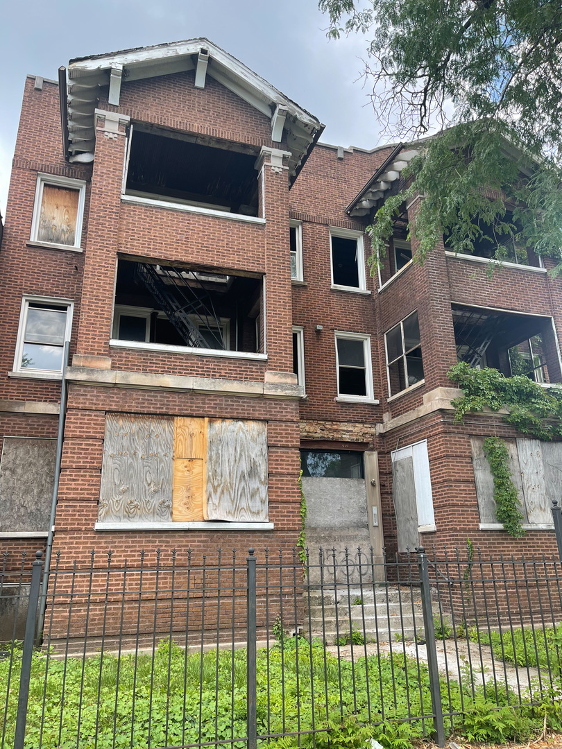 7530 S STEWART Avenue