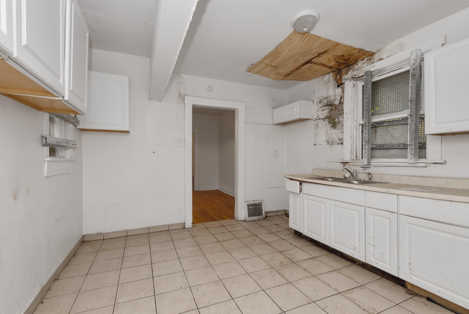 8854 S Dauphin Avenue