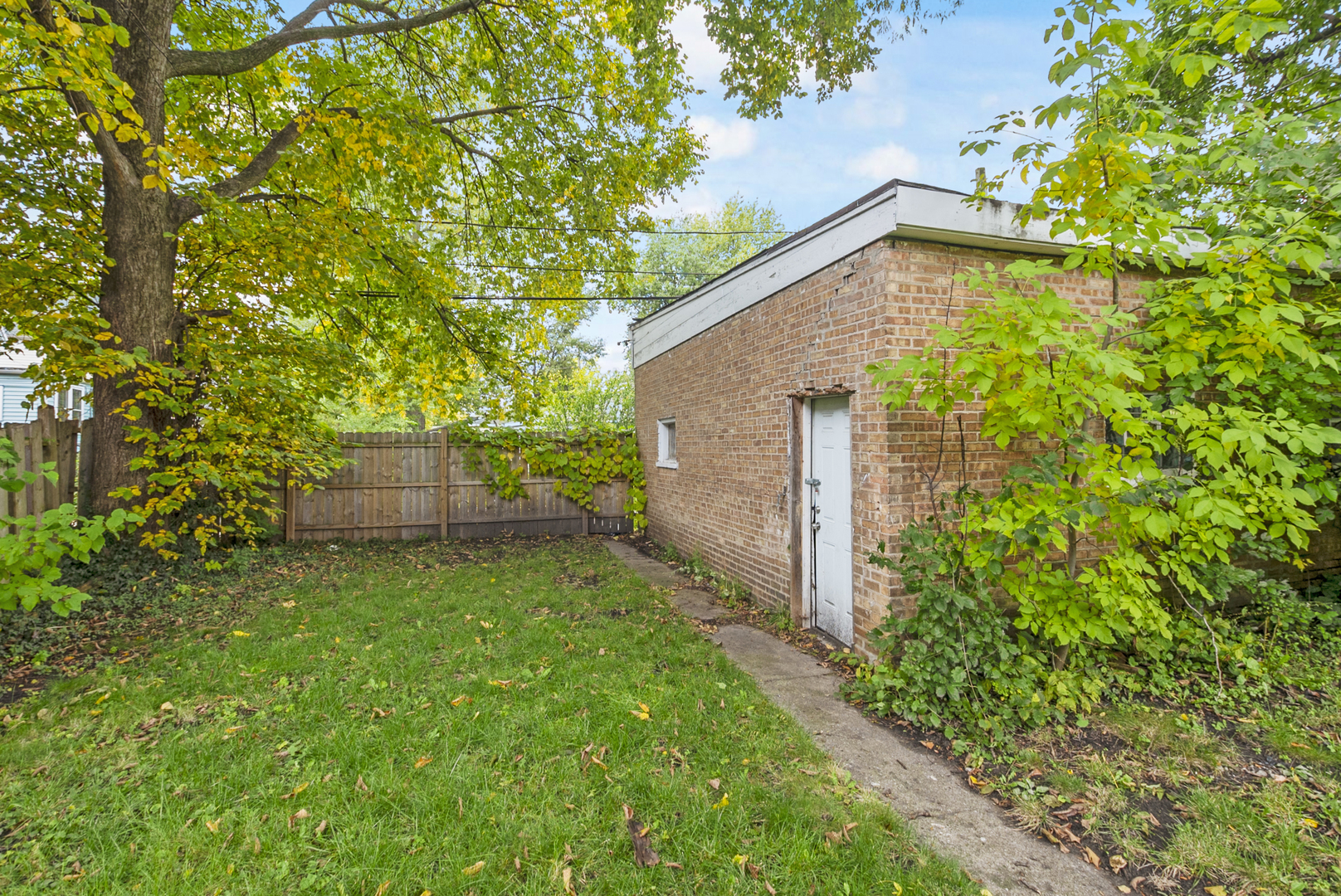 8854 S Dauphin Avenue