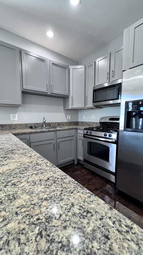 5408 S Michigan Avenue Unit: 5-S