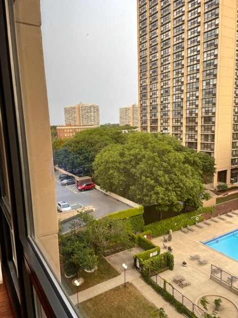 2605 S Indiana Avenue Unit: 1109