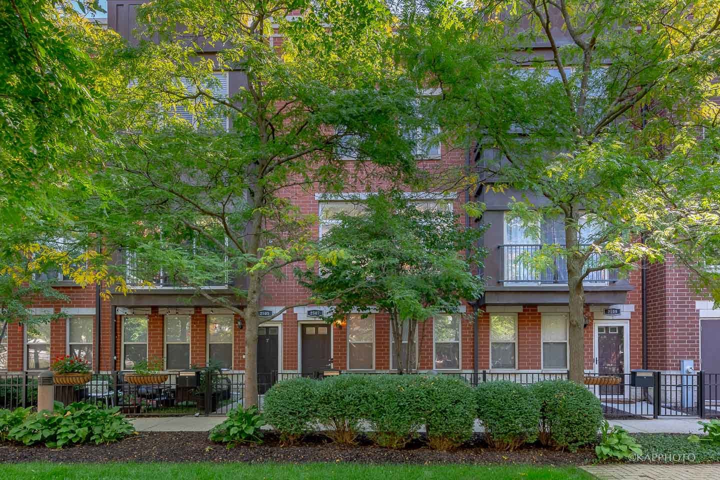 2507 S Calumet Avenue