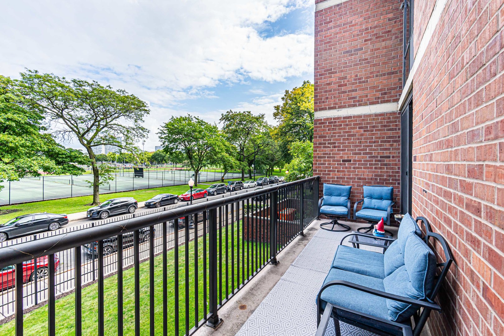 2921 S Michigan Avenue Unit: 208