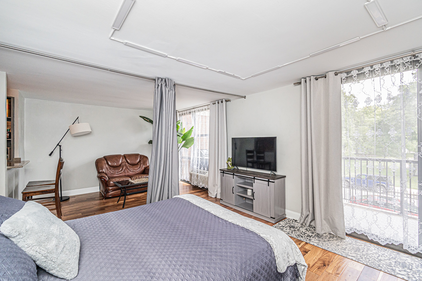 2921 S Michigan Avenue Unit: 208