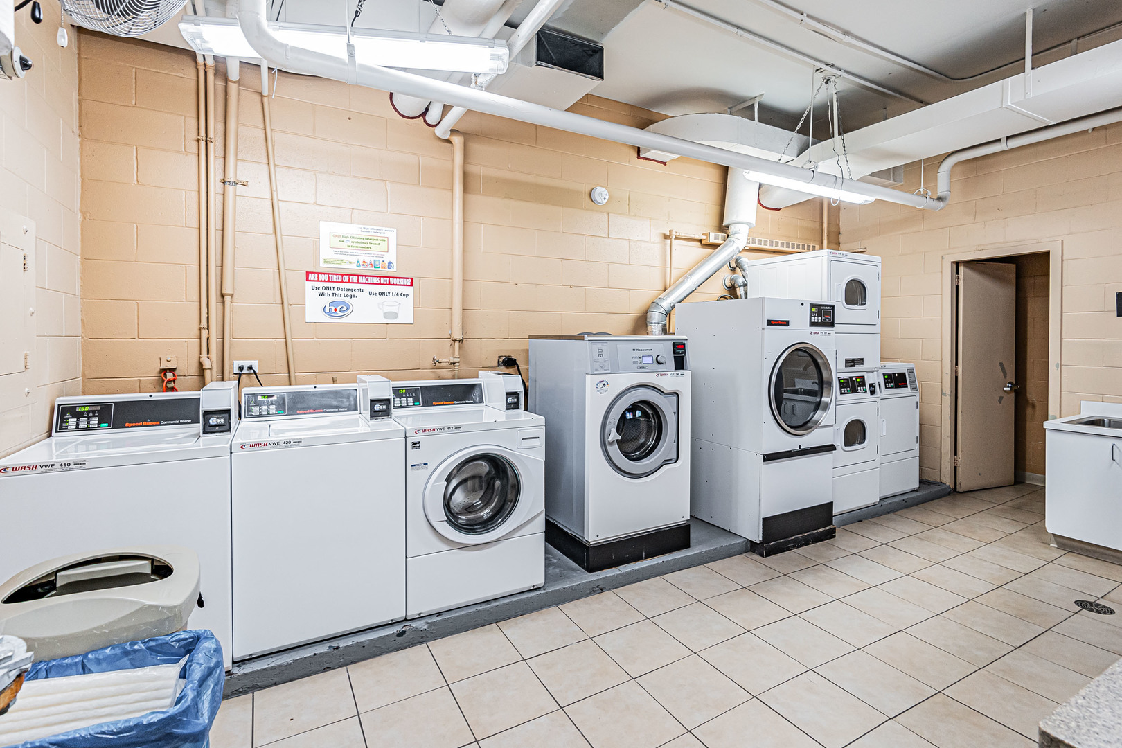 2921 S Michigan Avenue Unit: 208