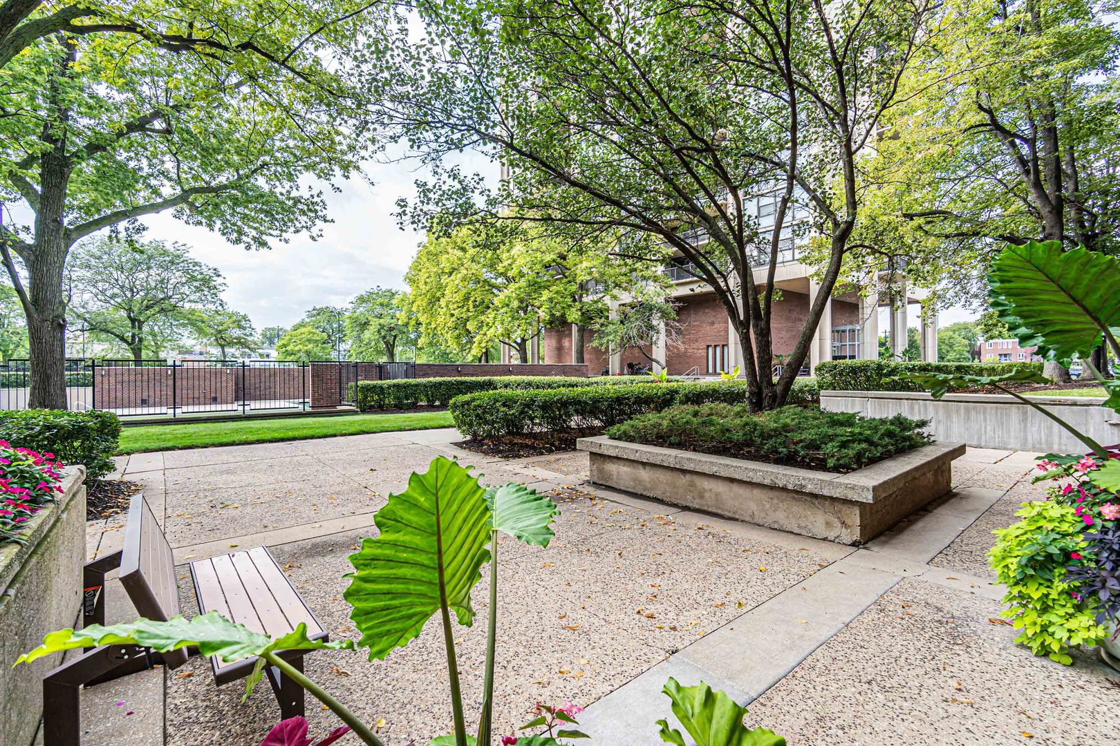 2921 S Michigan Avenue Unit: 208