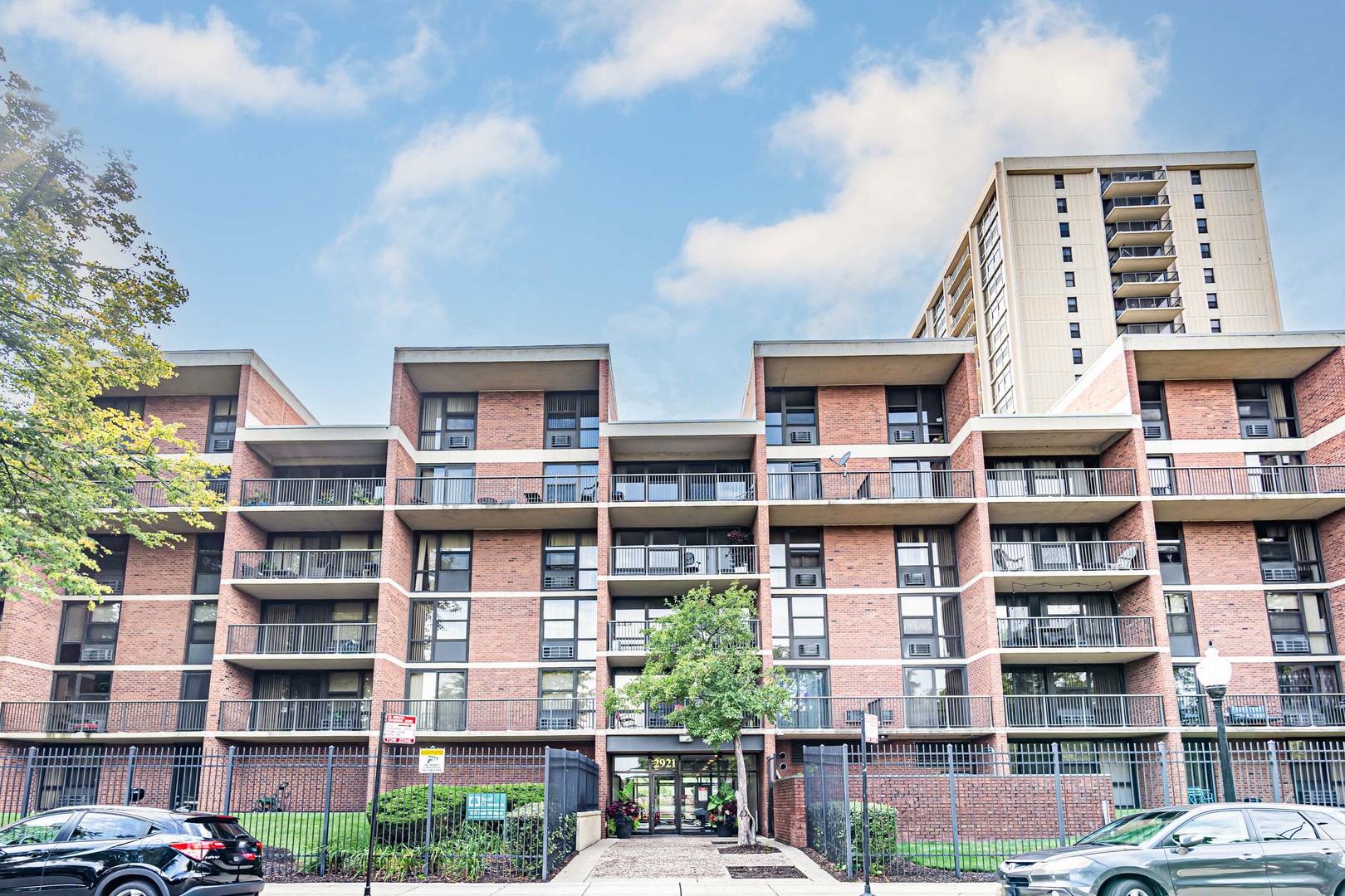 2921 S Michigan Avenue Unit: 208