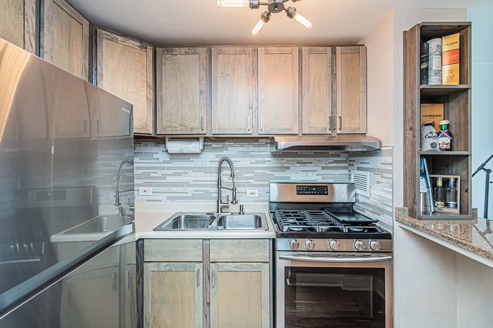 2921 S Michigan Avenue Unit: 208