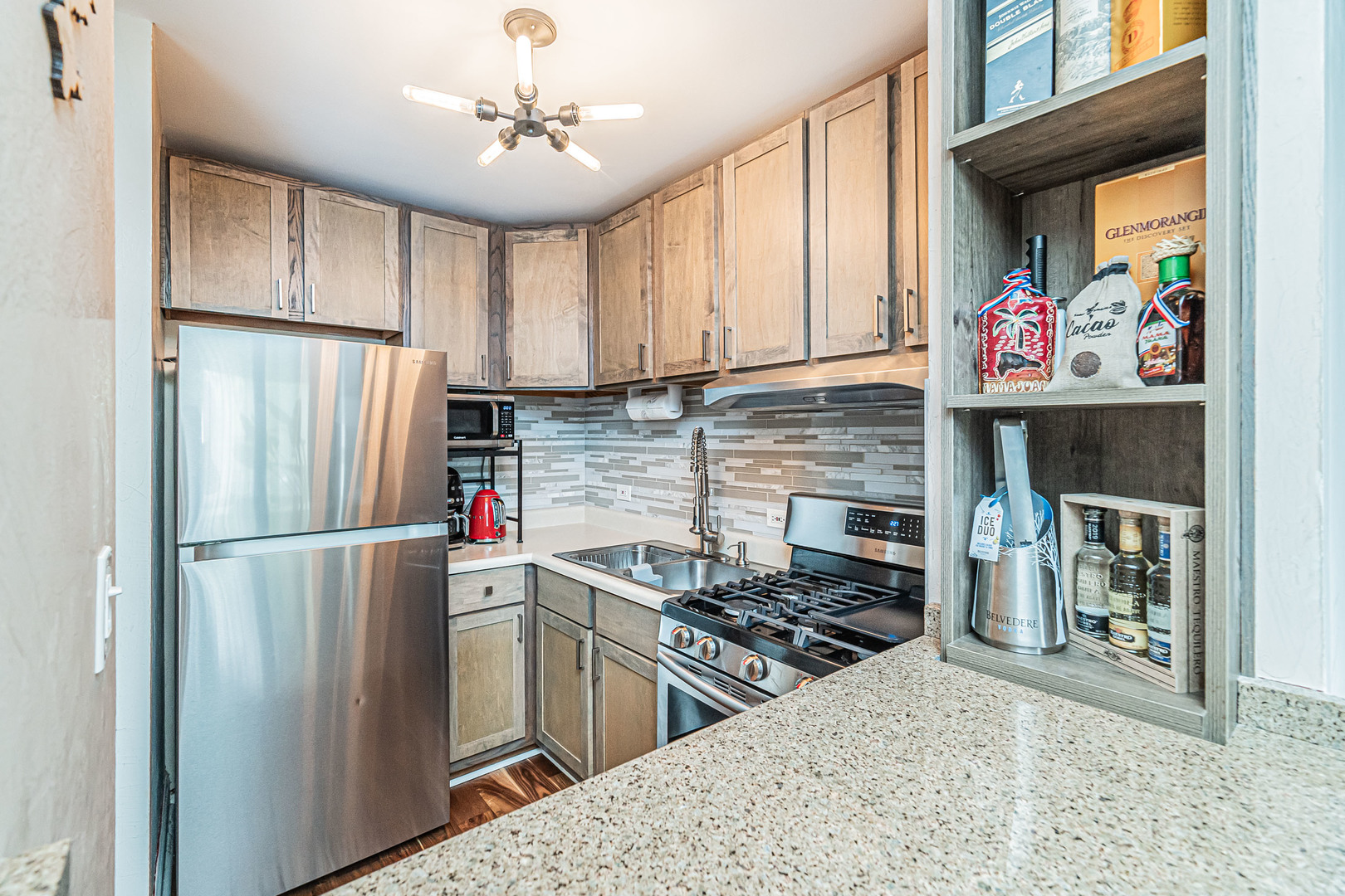 2921 S Michigan Avenue Unit: 208