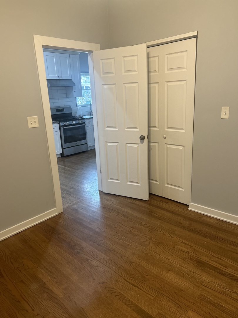 640 W 49th Street Unit: 1R