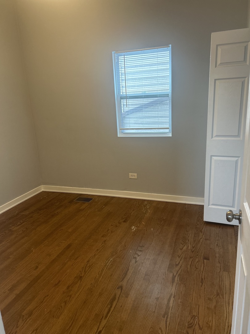 640 W 49th Street Unit: 1R