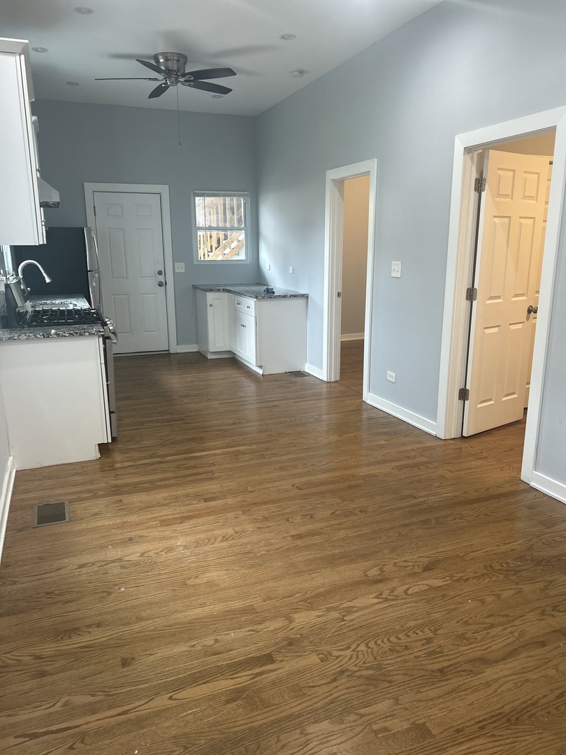 640 W 49th Street Unit: 1R