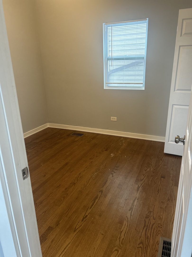 640 W 49th Street Unit: 1R