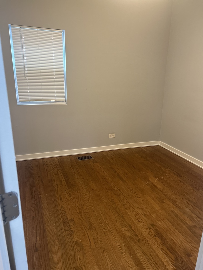 640 W 49th Street Unit: 1R