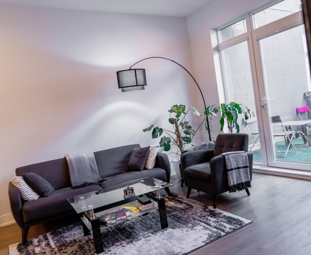 2217 W Madison Street Unit: 209