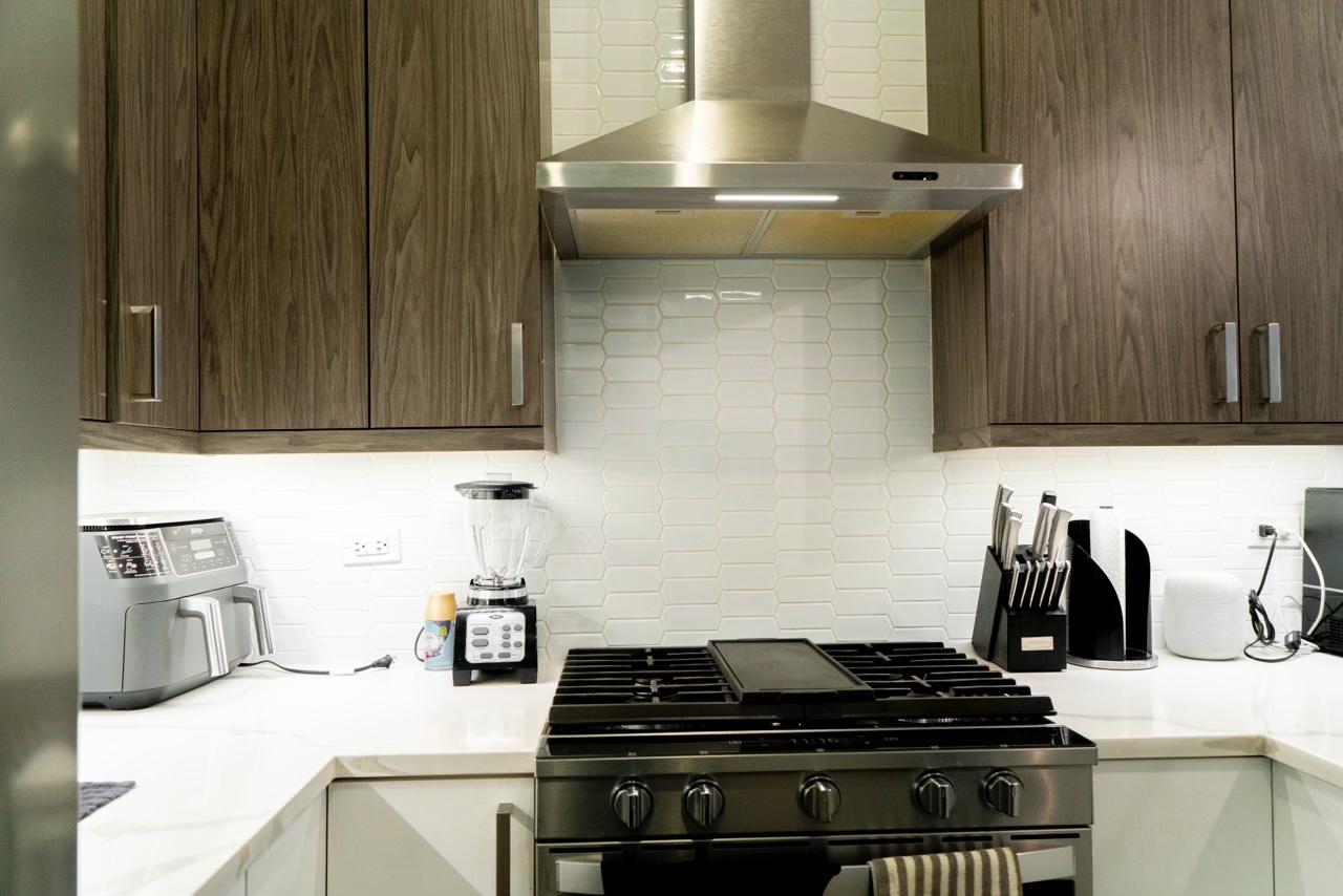 2217 W Madison Street Unit: 209