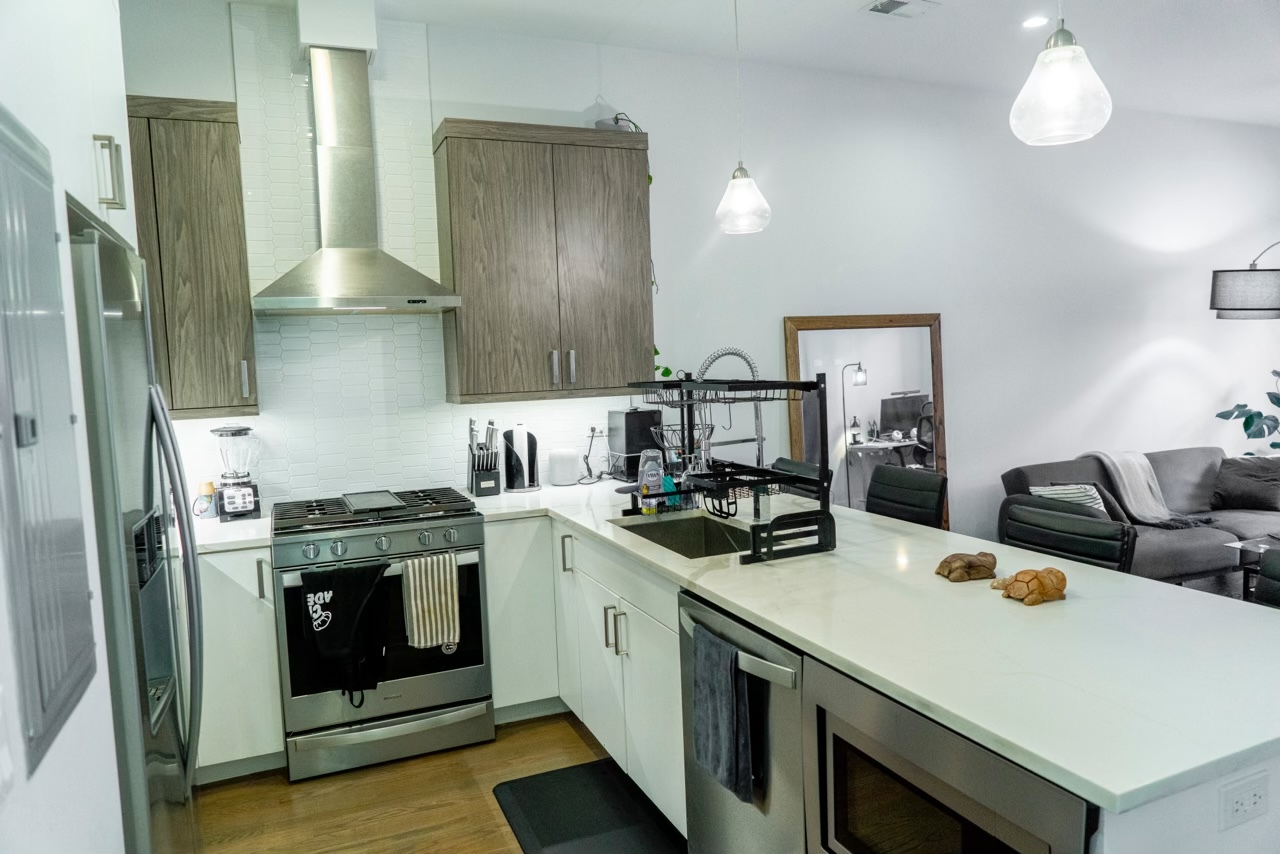 2217 W Madison Street Unit: 209