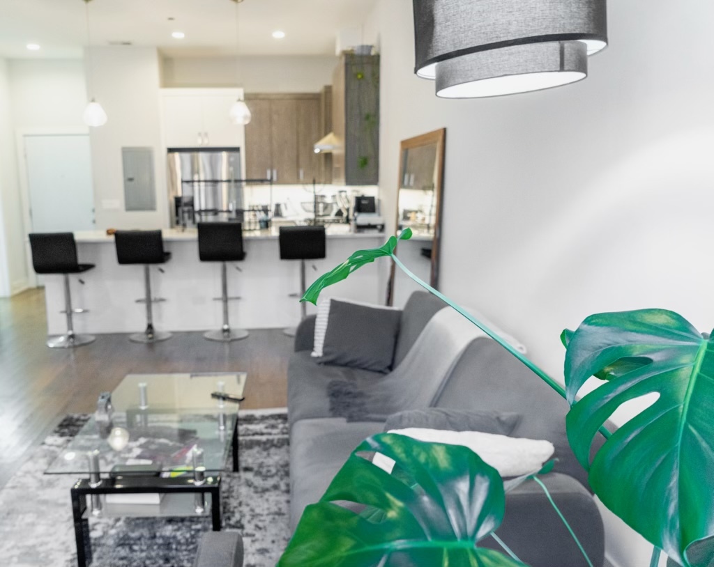 2217 W Madison Street Unit: 209