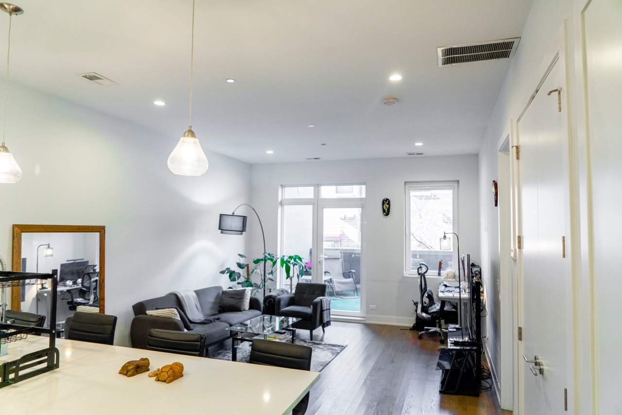 2217 W Madison Street Unit: 209