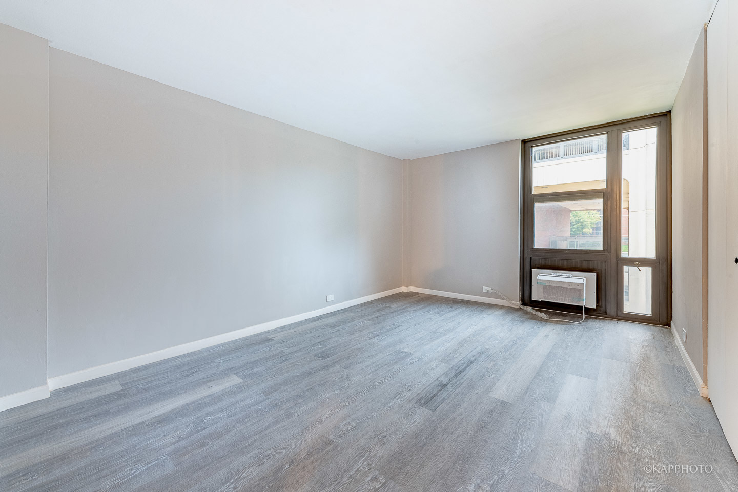 3021 S Michigan Avenue Unit: 207