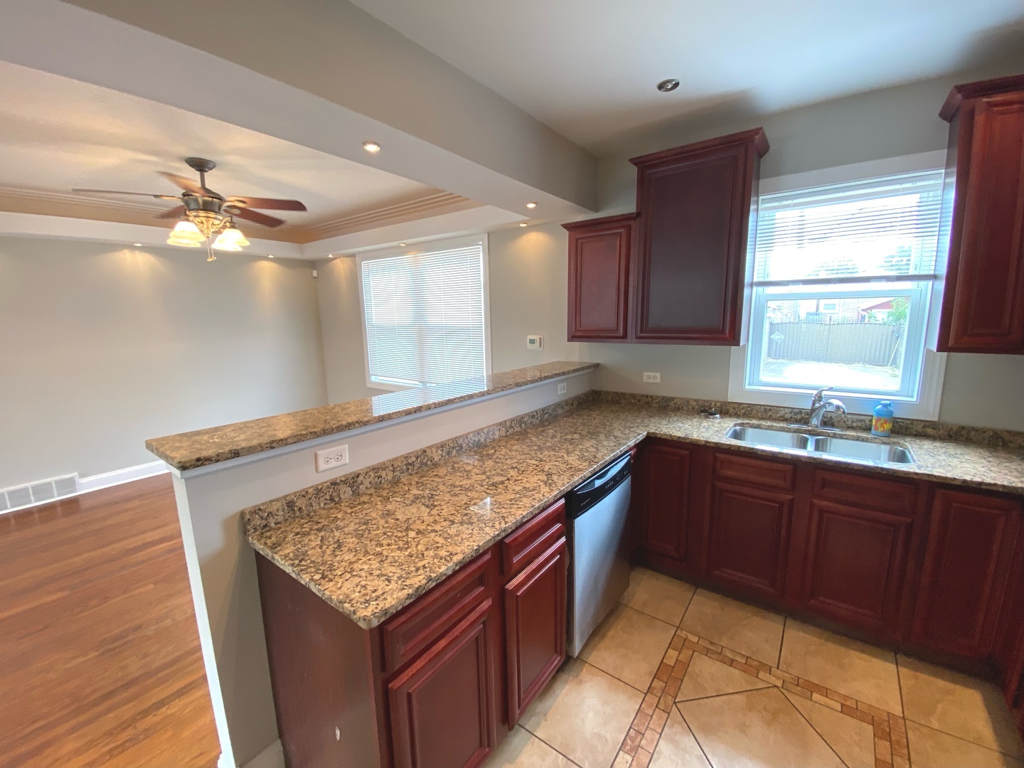 8440 S WINCHESTER Avenue