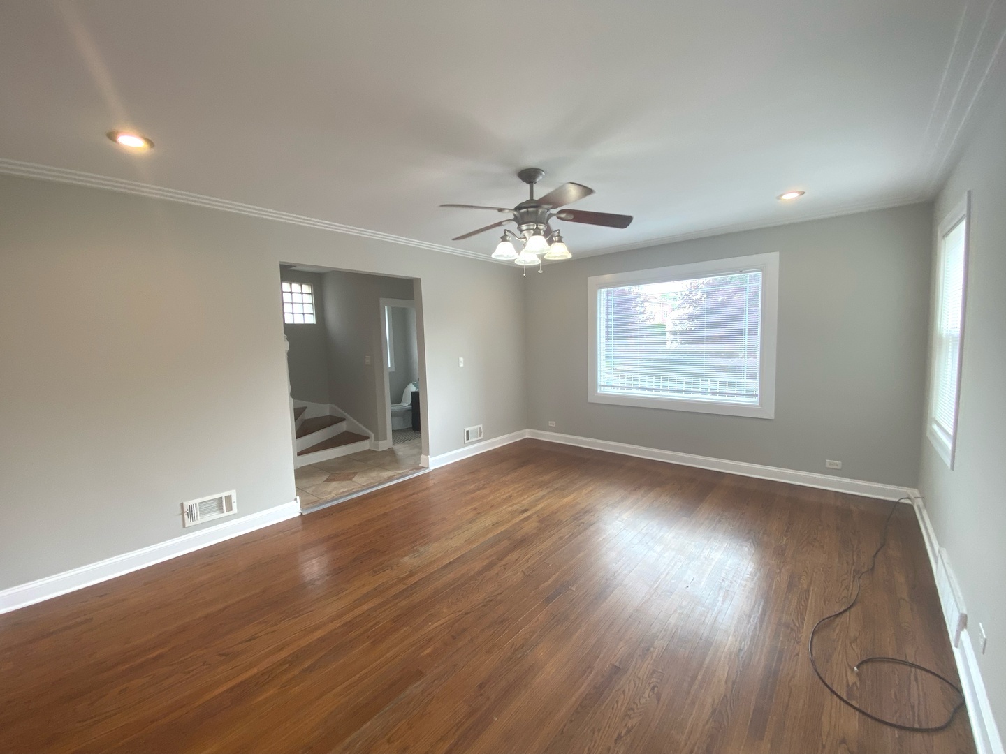 8440 S WINCHESTER Avenue