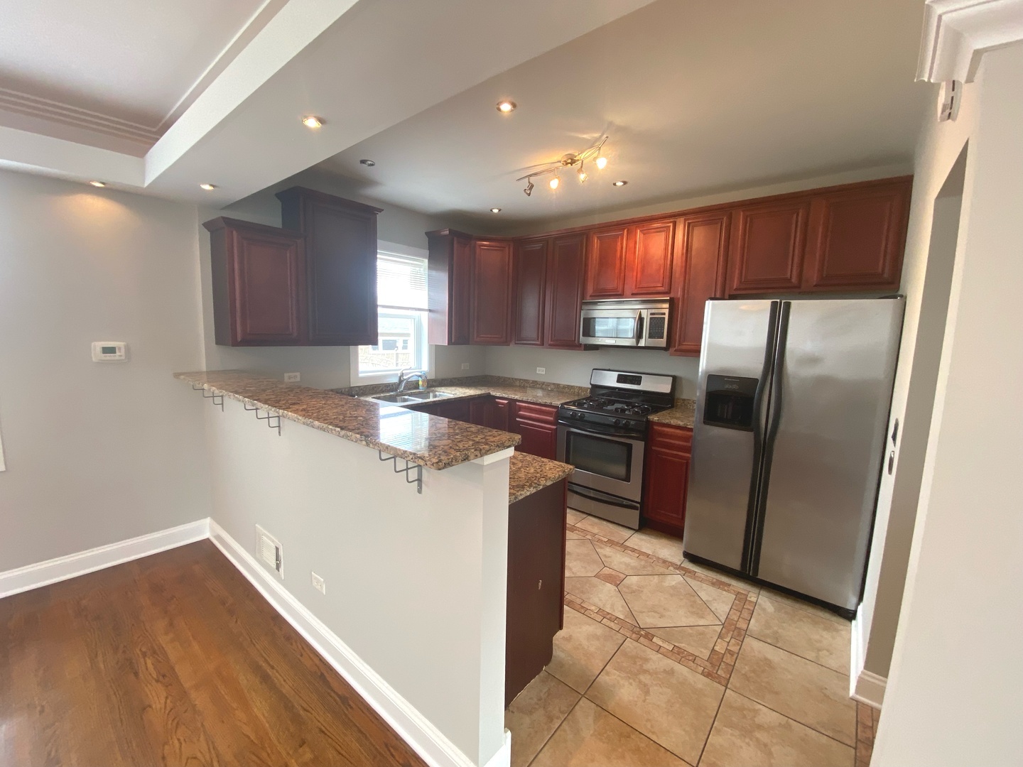 8440 S WINCHESTER Avenue