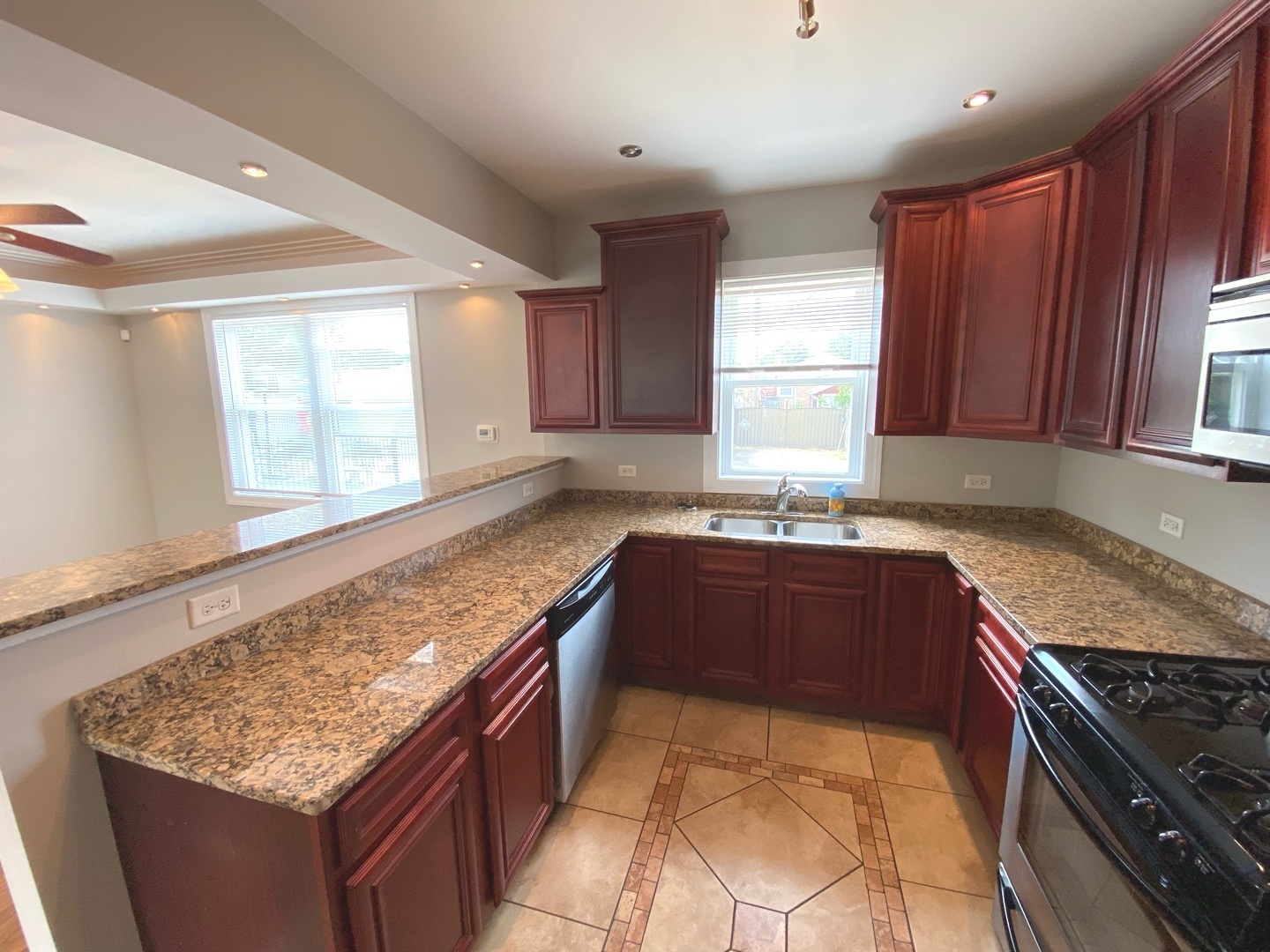 8440 S WINCHESTER Avenue